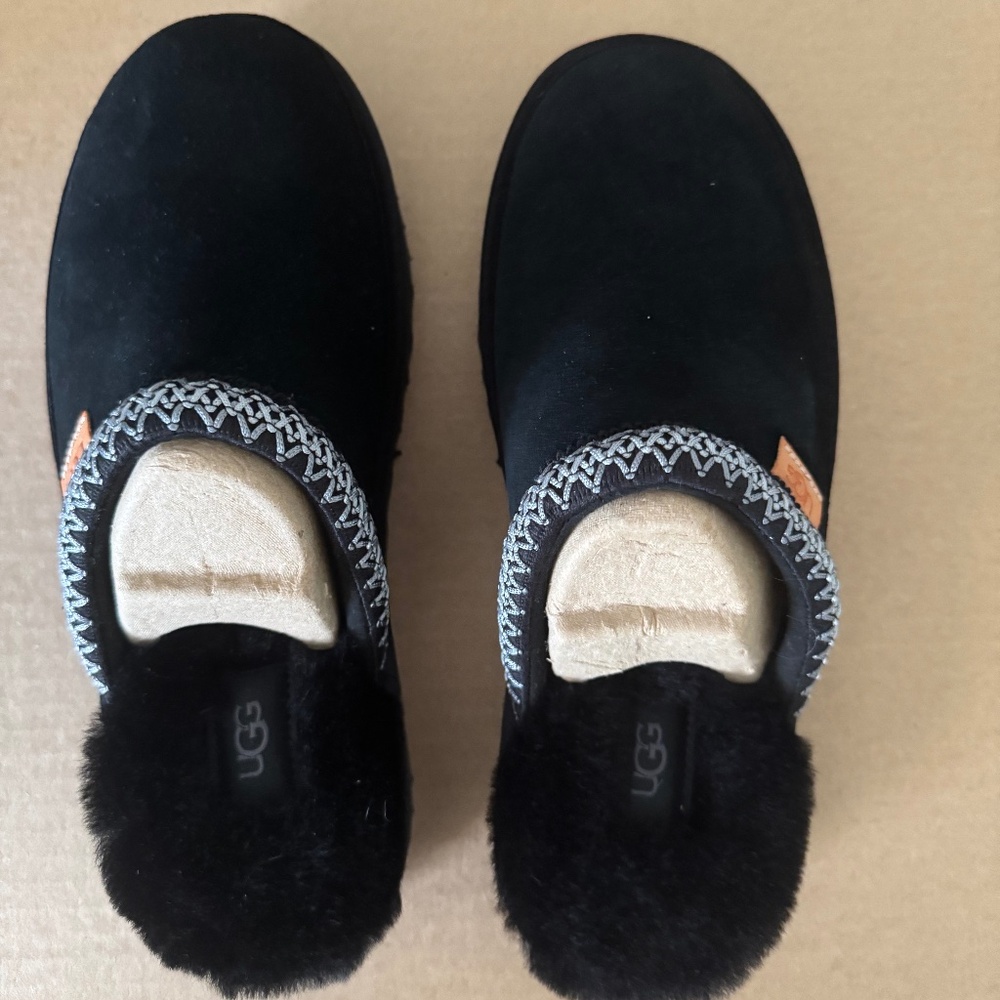 UGG Tasman Slip-on, Size 9